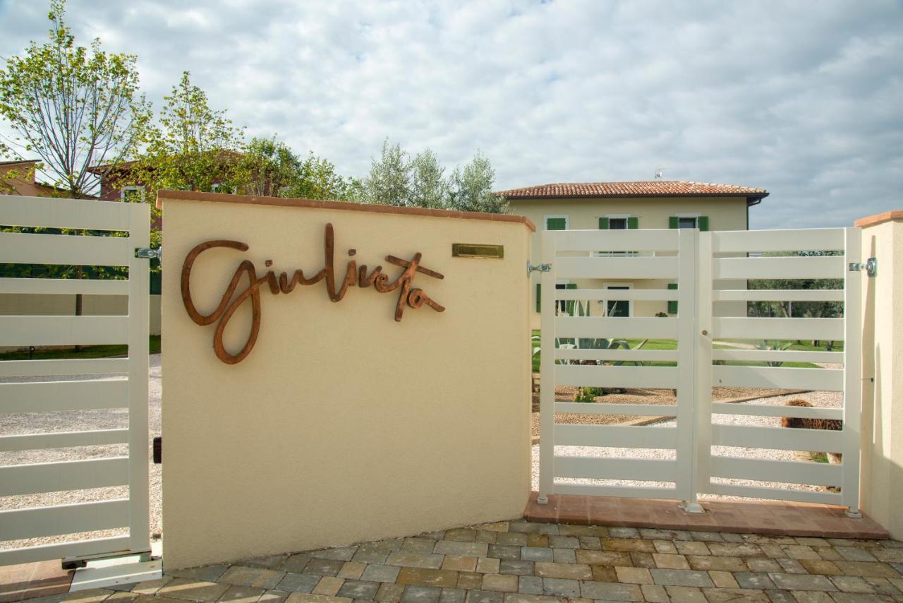 Giuliveto Bed And Breakfast フォリーニョ エクステリア 写真