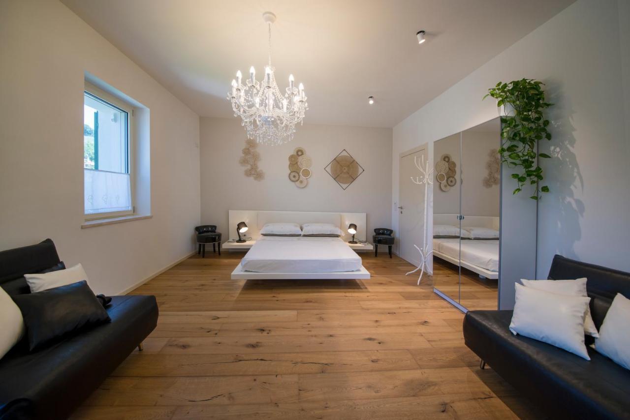 Giuliveto Bed And Breakfast フォリーニョ エクステリア 写真